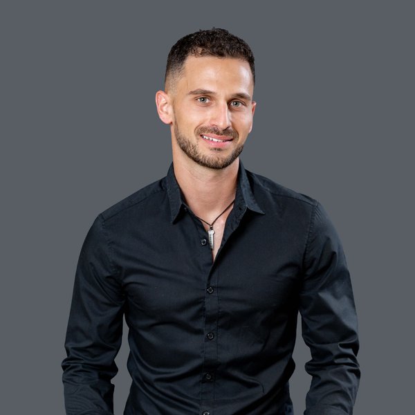 Almog Gallewski, owner of YAI LLC