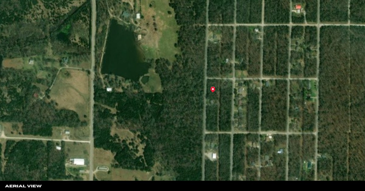 Aerial view marking the Ranchview Rd lot within the surrounding Horseshoe Bend neighborhood